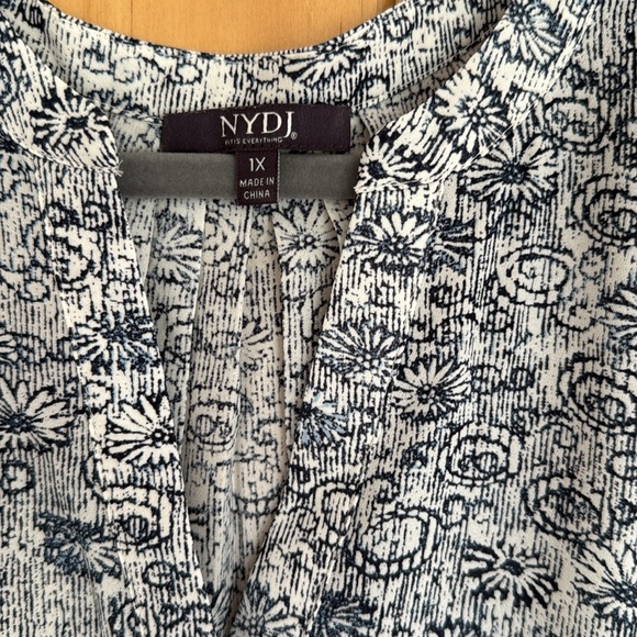 NYDJ Pintuck Sleeveless Top Size 1X - Picture 2 of 7
